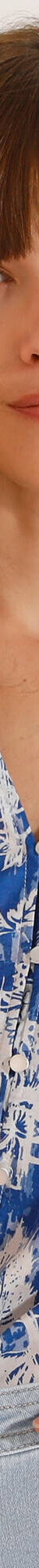Bloes met korte mouwen, kraag met stroken, bloemenprint (blauw) Bloes met korte mouwen, kraag met stroken, bloemenprint (blauw)
